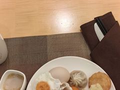 -上海西藏大厦万怡酒店Momo Cafe(徐汇店)