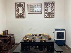 -周老三跷脚牛肉·全牛火锅(非遗传承店)