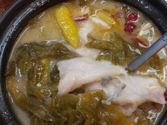 酸菜鱼小砂锅-泰煌鸡·上海白斩鸡·沪菜(平利店)