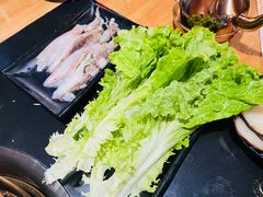 -果松木炭酸菜铜火锅·外婆参鸡汤