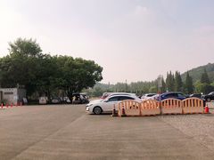 -上海佘山国家森林公园东门地面停车场