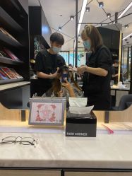 -HAIR CORNER