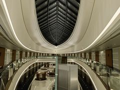 -上海滴水湖皇冠假日酒店