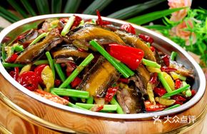 Preserved Pork Stir-fried with Eel