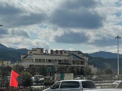 -大白服务区便利店
