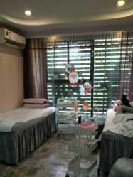 -苗方清颜专业祛痘·皮肤管理