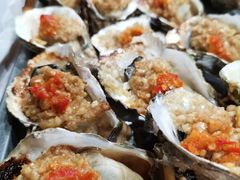蒜蓉辣椒生蚝-蚝哥花姐湛江烤生蚝(美丽湾市场店)