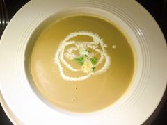 牛肝菌汤-wann lounge 低温慢煮牛排·清吧