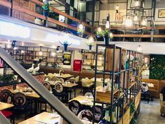 面包甜点陈列柜-遇见小厨·北京烤鸭·江湖菜·川菜(广福桥店)