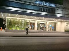 -上海虹桥君丽假日酒店(娄山关路地铁站店)
