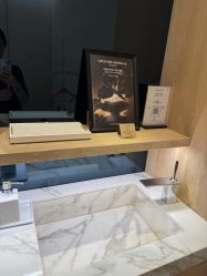 -法国娇兰精品店