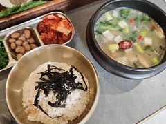 -围炉肉舍•炭烤活鳗•丹东海鲜烤肉(步行街店)