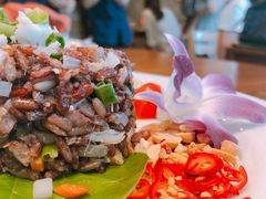 -Chom Cafe and Restaurant