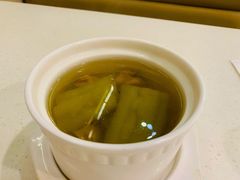 凉瓜黄豆炖排骨汤-香港新发烧腊茶餐厅(万象店)