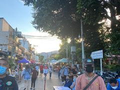 -周日夜市