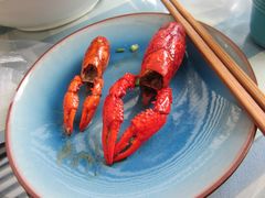 左极品汉皇虾&nbsp;&nbsp;右绝味霸王虾-霸王虾·麻辣小龙虾(清水河公园店)