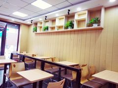 -华莱士·全鸡汉堡(湛江新华店)