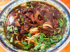 金牌半筋半肉面-旺泉餐饮店·清真牛肉面馆