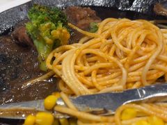 -汤姆家的牛排意面披萨(新城市广场店)