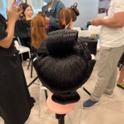 -小乐化妆美甲半永久培训学校