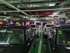 -皇庭广场-地下停车场