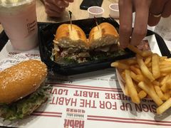 -The Habit Burger Grill 哈比特汉堡(爱琴海店)