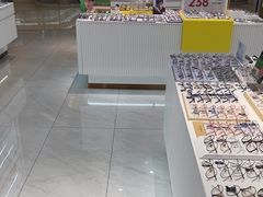 -J-Optical佳视明眼镜·蔡司视觉(青岛金茂览秀城店)