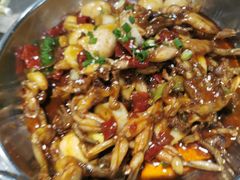 牛蛙爱上虾-小民大排档(光谷店)