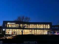 -猫的天空之城概念书店(北戴河蔚蓝海岸店)