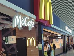 -麦当劳(广州南站B10检票口楼上)