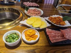 -小花花炭火烤肉·十五年延吉风味(左家庄店)