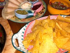 墨式玉米脆片配番茄粒粒沙拉-TEQO·Mexican food & Bar