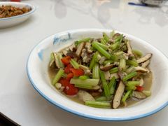 芹菜炒豆干-小乡小镇·传承桐庐土菜·老板亲自烧的菜