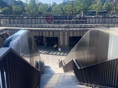 -东方体育中心(地铁站)