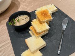 鹅肝酱配面包片-唐廊烤鸭店(工体店)