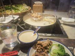 -尚尚仙·酸汤猪手·猪肚鸡火锅(华联万柳购物中心店)