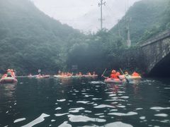 -安吉龙王山峡谷漂流