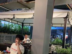 大堂-何师烧烤·香辣蟹·川菜·30年老品牌(太古里旗舰店)