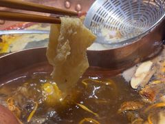 -洱火云南酸菜牛肉火锅(石景山当代商城店)