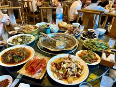 -周老三跷脚牛肉·全牛火锅(非遗传承店)