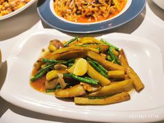 长豆角烧茄子-小河盐帮·私家菜·烤鸭(三元桥·霄云路店)