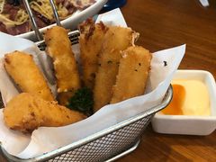 -Chom Cafe and Restaurant