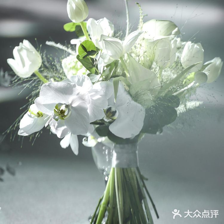 最受欢迎的韩式白绿色婚礼