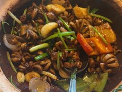 -八府香鸭·啫啫煲(华山路店)