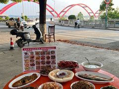 -丹水桥地锅鱼·翘嘴鲌·地方特色全鱼宴(丹江口大坝店)