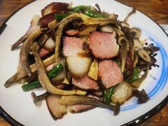 -乡土特色.冷锅鱼.牦牛肉汤锅