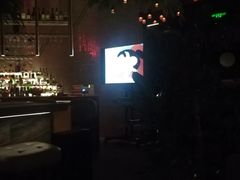 -FOUR PLAY BAR