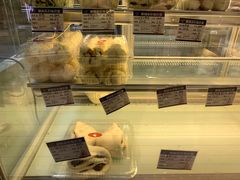 面包甜点陈列柜-白玉兰食品甜凤店(合生汇店)