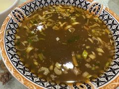 清炖山羊肉-老吴起黄米饭炖羊肉剁荞面