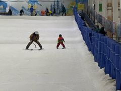 -乔波室内滑雪场